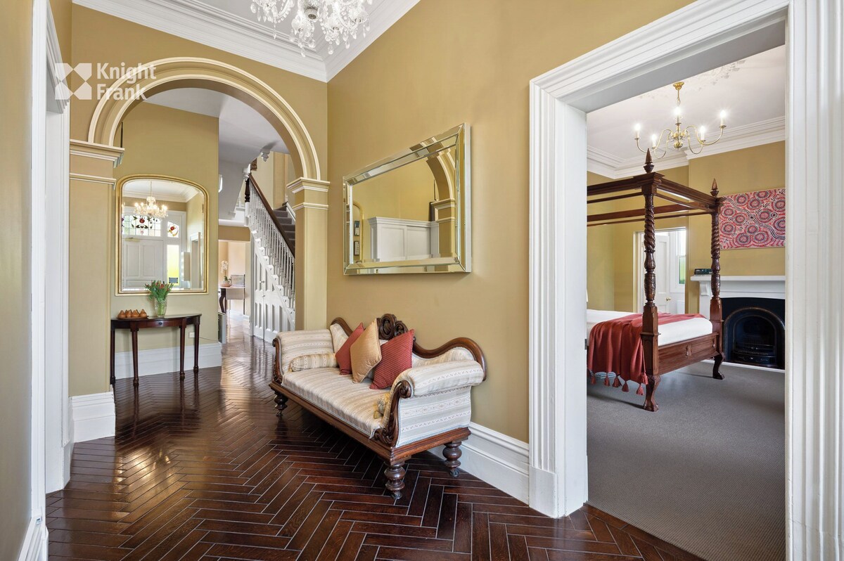 Clydesdale Manor