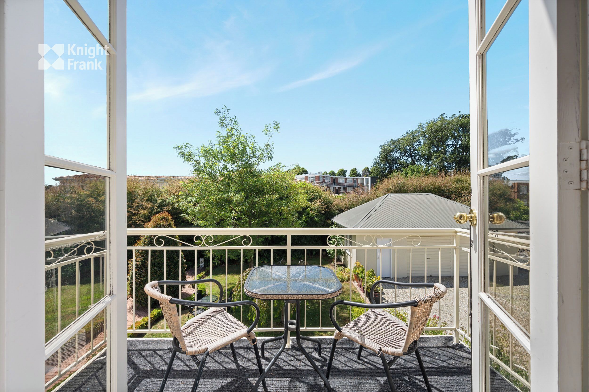 Minibar, individually decorated, iron/ironing board, free WiFi