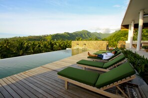 Sun deck - Svarga Resort Lombok (Senggigi)