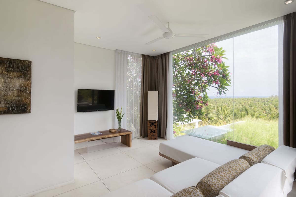 varda suite, private pool, mountain view | living room | lcd tv