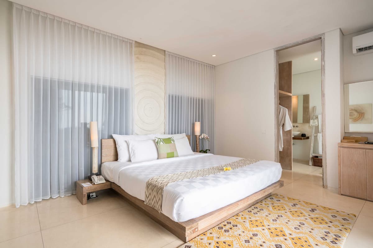 Suite – panorama, massasjebadekar, sjøutsikt (Varda Deluxe Double Room) | Minibar, safe på rommet, skrivebord og wi-fi (inkludert)