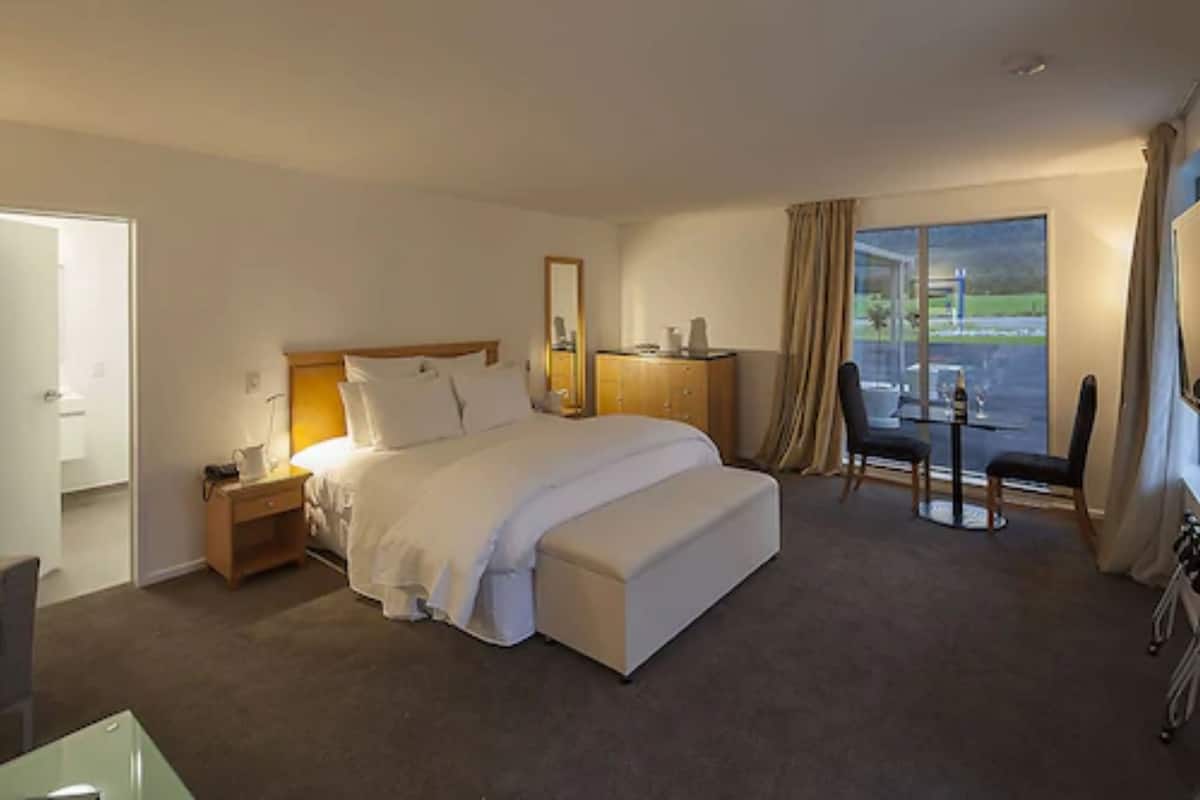 Premium suite, 1 kingsize bed, bubbelbad | 1 slaapkamer, luxe beddengoed, geluiddichte muren, gratis wifi