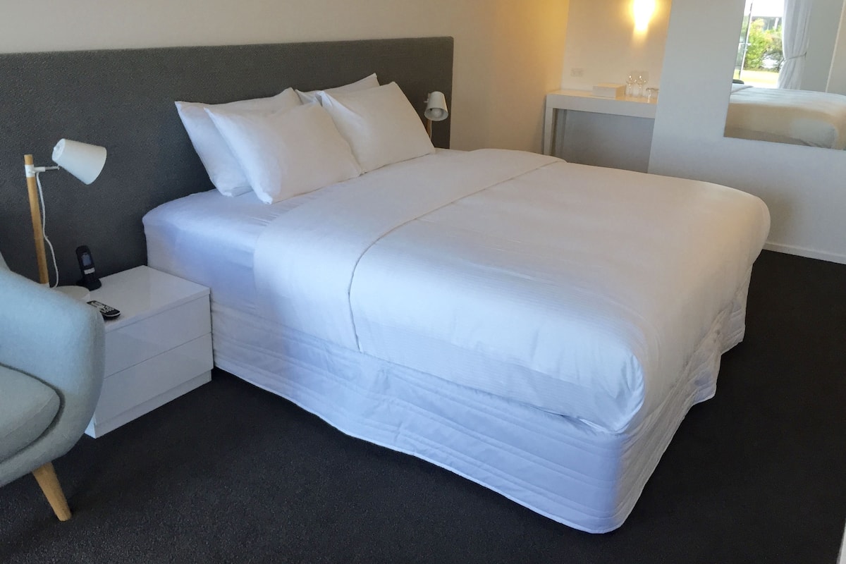 Luxe suite, 1 kingsize bed | 1 slaapkamer, luxe beddengoed, geluiddichte muren, gratis wifi