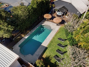 Outdoor pool, sun loungers - Arabella Garden Inn Motel (Wollongbar)