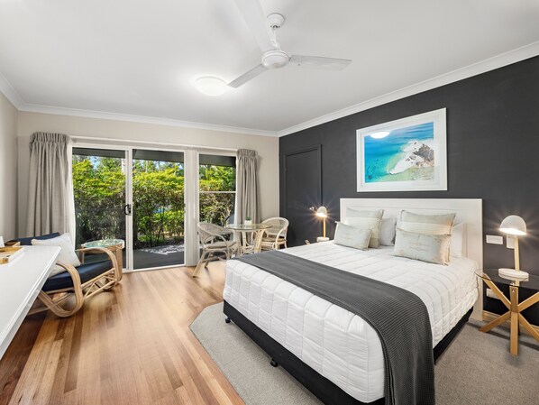 Combined shower/bathtub, free toiletries, hair dryer, bathrobes