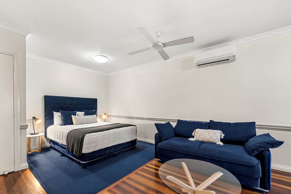 Habitación ejecutiva (Spa) | Ropa de cama de alta calidad, minibar y escritorio
