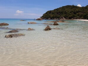 Private beach nearby - La Mer Samui Resort (Koh Samui)