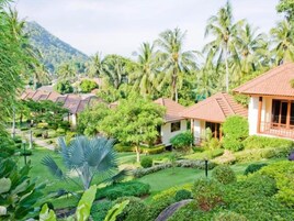 Garden View Bungalow | Mountain view