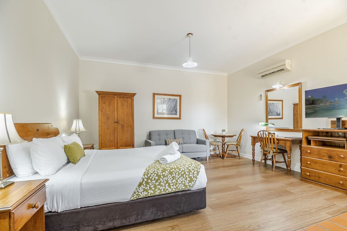 Deluxe-Zimmer, 1 King-Bett, Nichtraucher, Badewanne