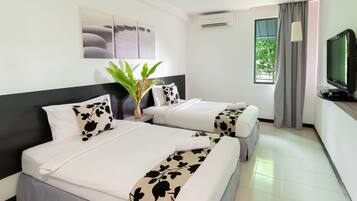 Desk, blackout curtains, free WiFi, bed sheets