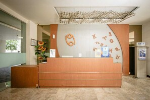 Reception - Zodiak Asia Afrika by KAGUM Hotels (Bandung)