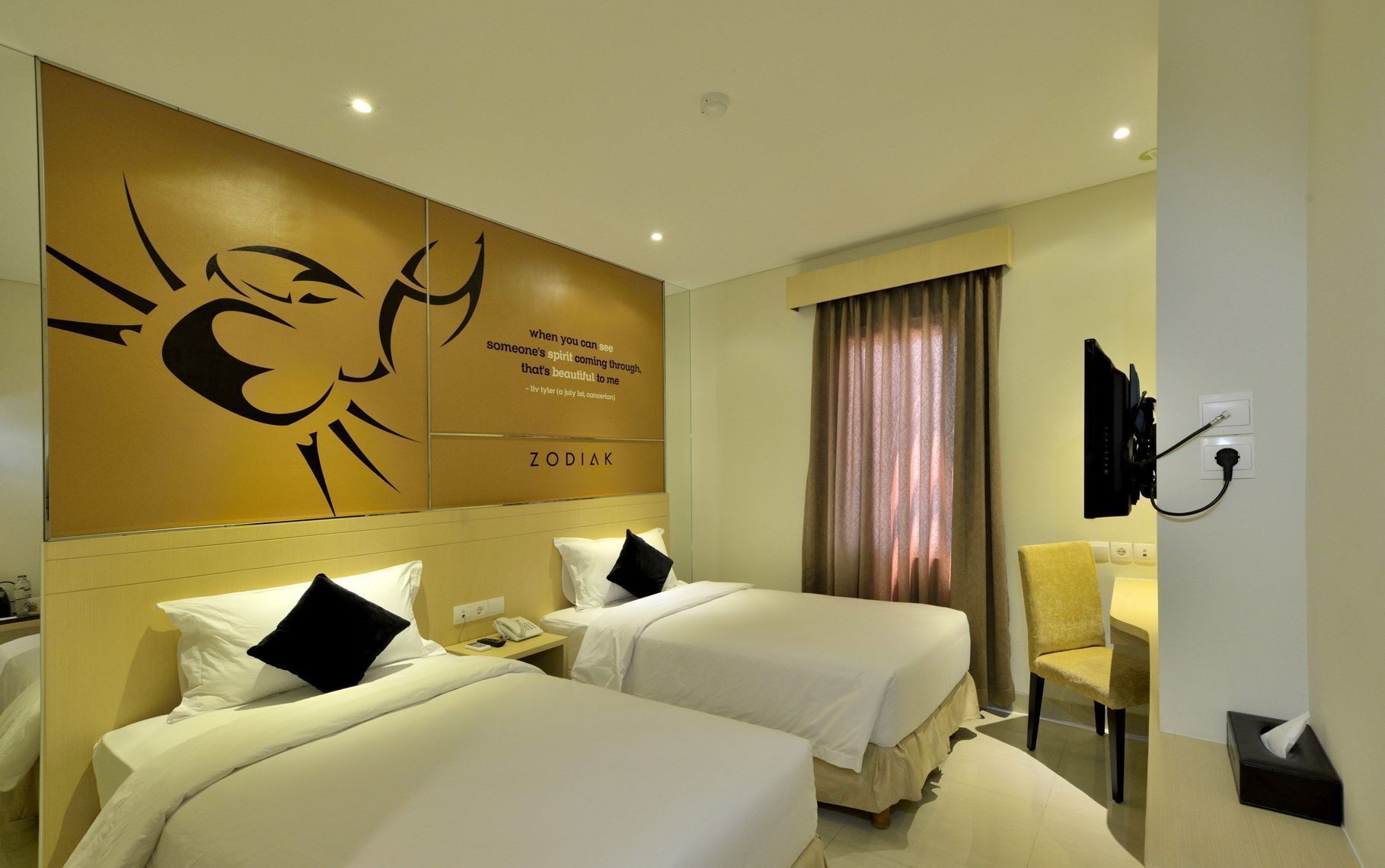 In-room safe, desk, free WiFi