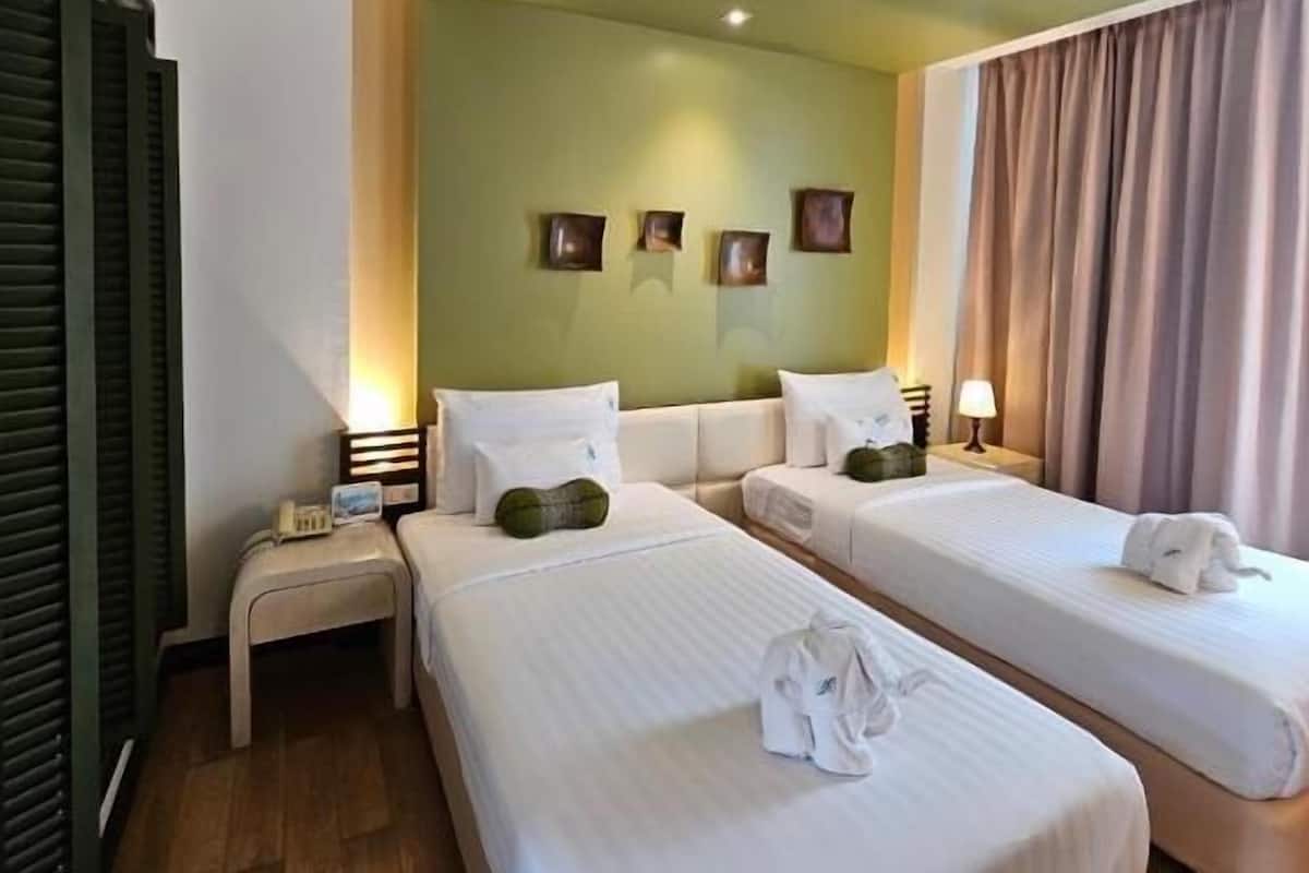 1 bedroom, premium bedding, in-room safe, desk