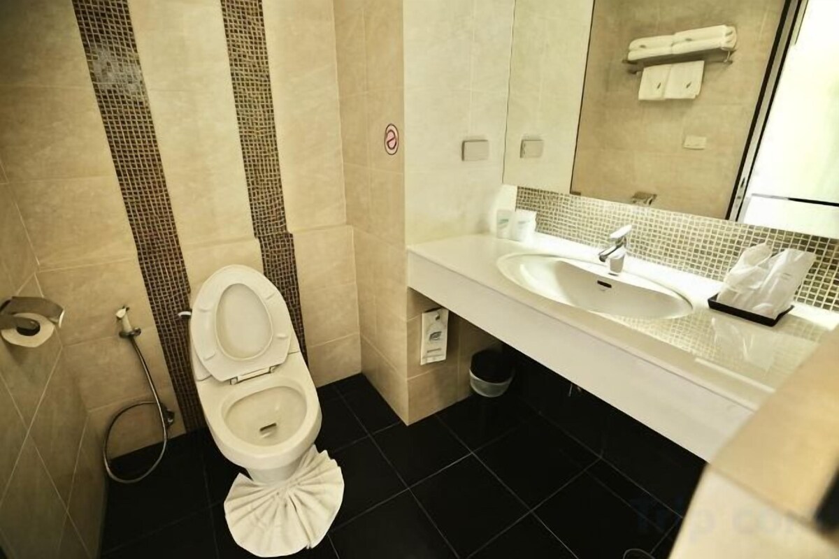Free toiletries, hair dryer, bathrobes, slippers