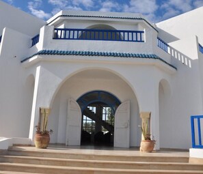 Exterior - Dar Salem (Mezraia)