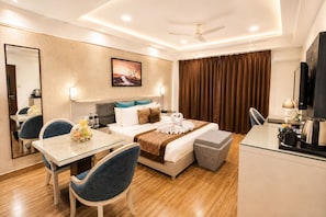 Superior Double Room | In-room safe, desk, iron/ironing board (on request), WiFi (free) - Horizon Hotel (Udaipur)