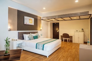 Superior Double Room | In-room safe, desk, iron/ironing board, free WiFi