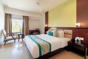 In-room safe, desk, iron/ironing board, free WiFi