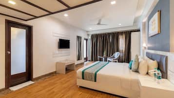 Superior Double Room | In-room safe, desk, iron/ironing board, free WiFi