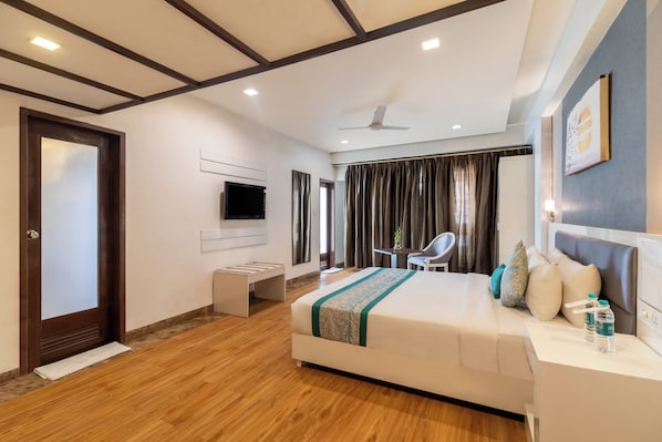 Superior Double Room | In-room safe, desk, iron/ironing board, free WiFi