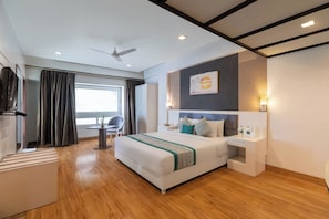 Superior Double Room | In-room safe, desk, iron/ironing board, free WiFi