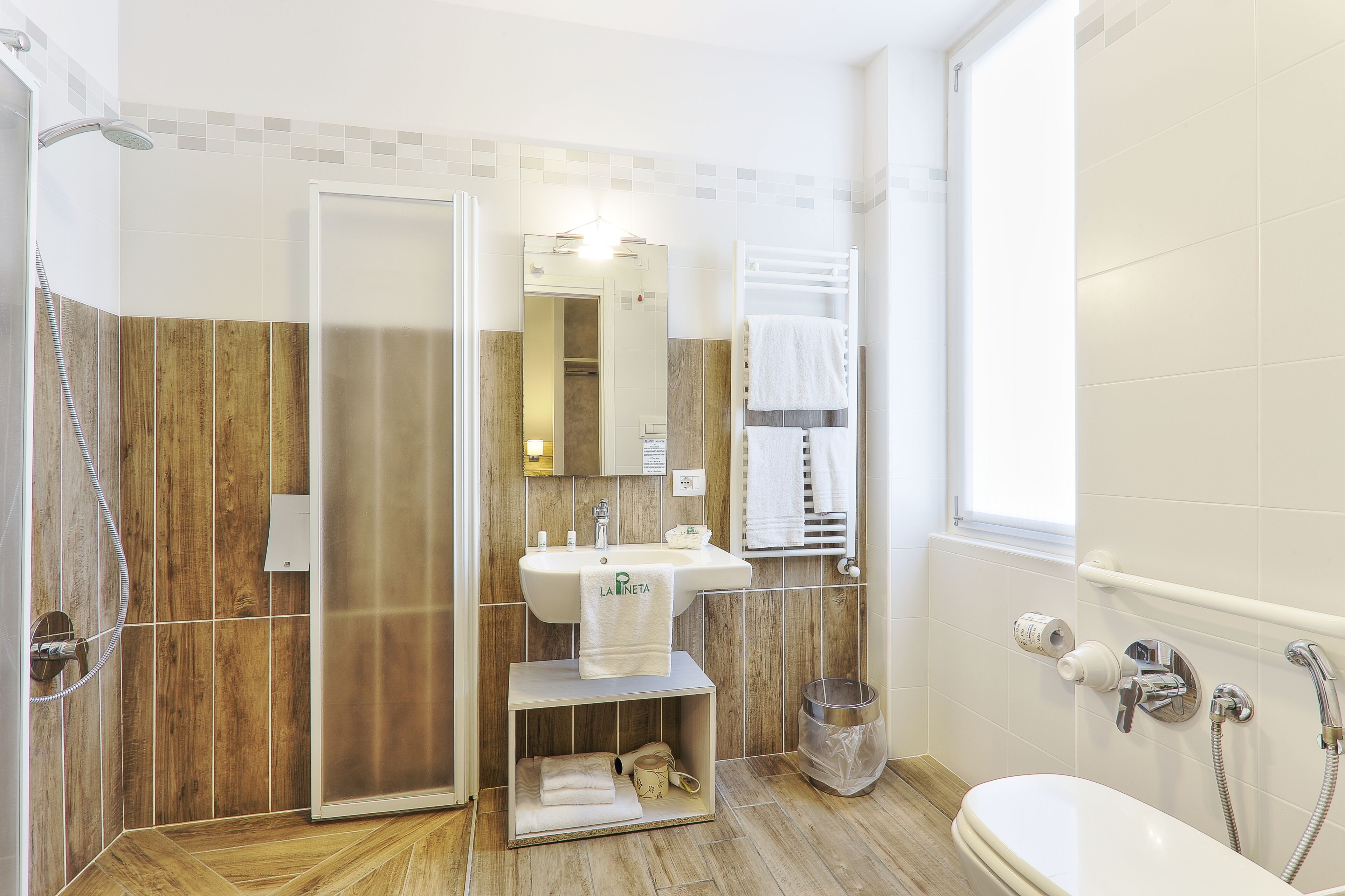 double or twin room | bathroom | shower, free toiletries, hair dryer, bidet