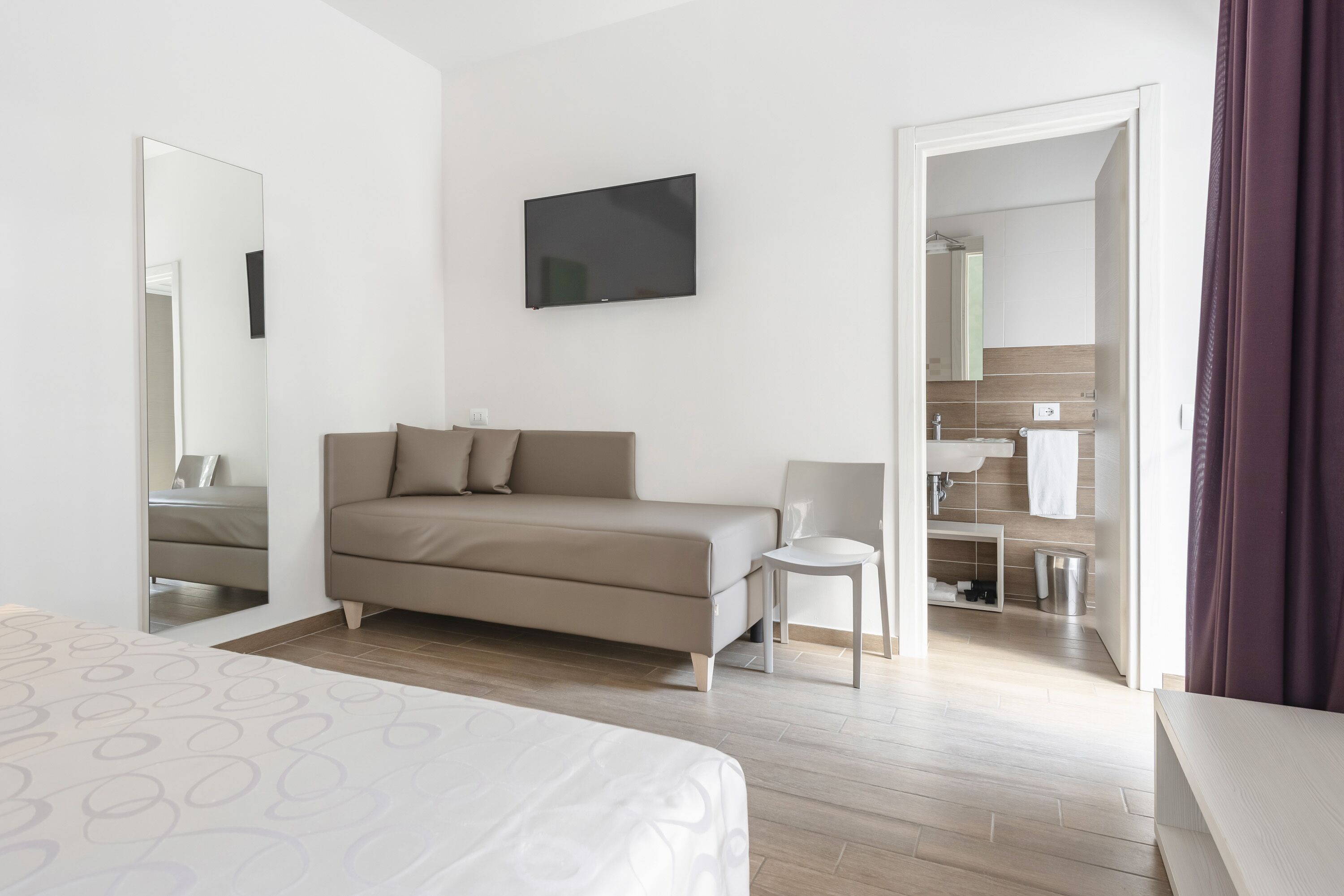 superior double or twin room, terrace | 2 bedrooms, minibar, in-room safe, desk