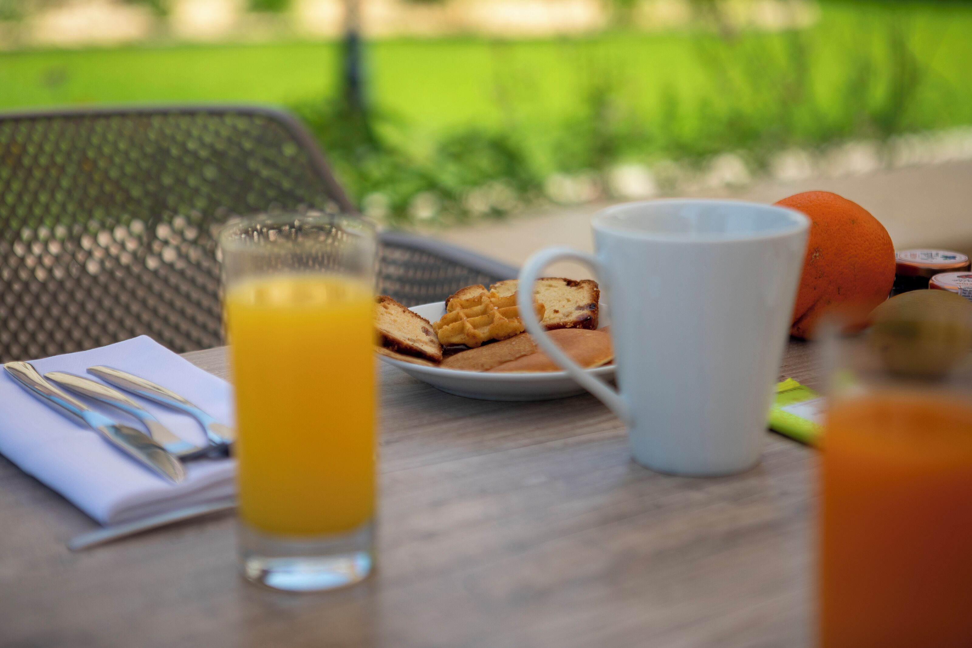 daily buffet breakfast (eur 17 per person)