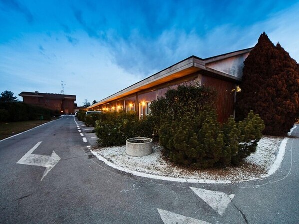 Prenota Motel Autosole Lodi A Cornegliano Laudense Hotels