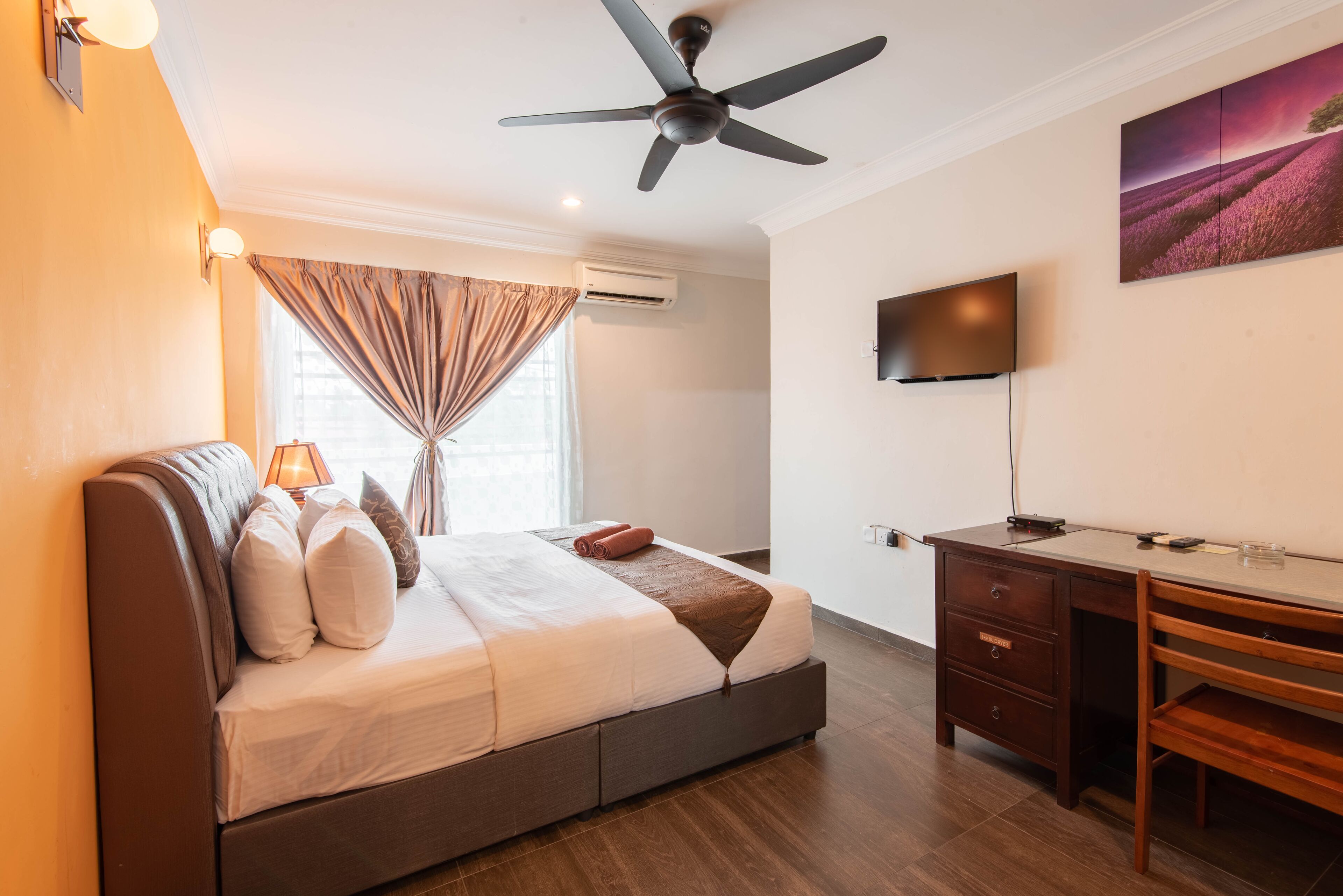 Superior Room | Peralatan tempat tidur premium, bar mini, dihias secara berasingan 