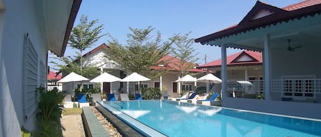 Utomhuspool