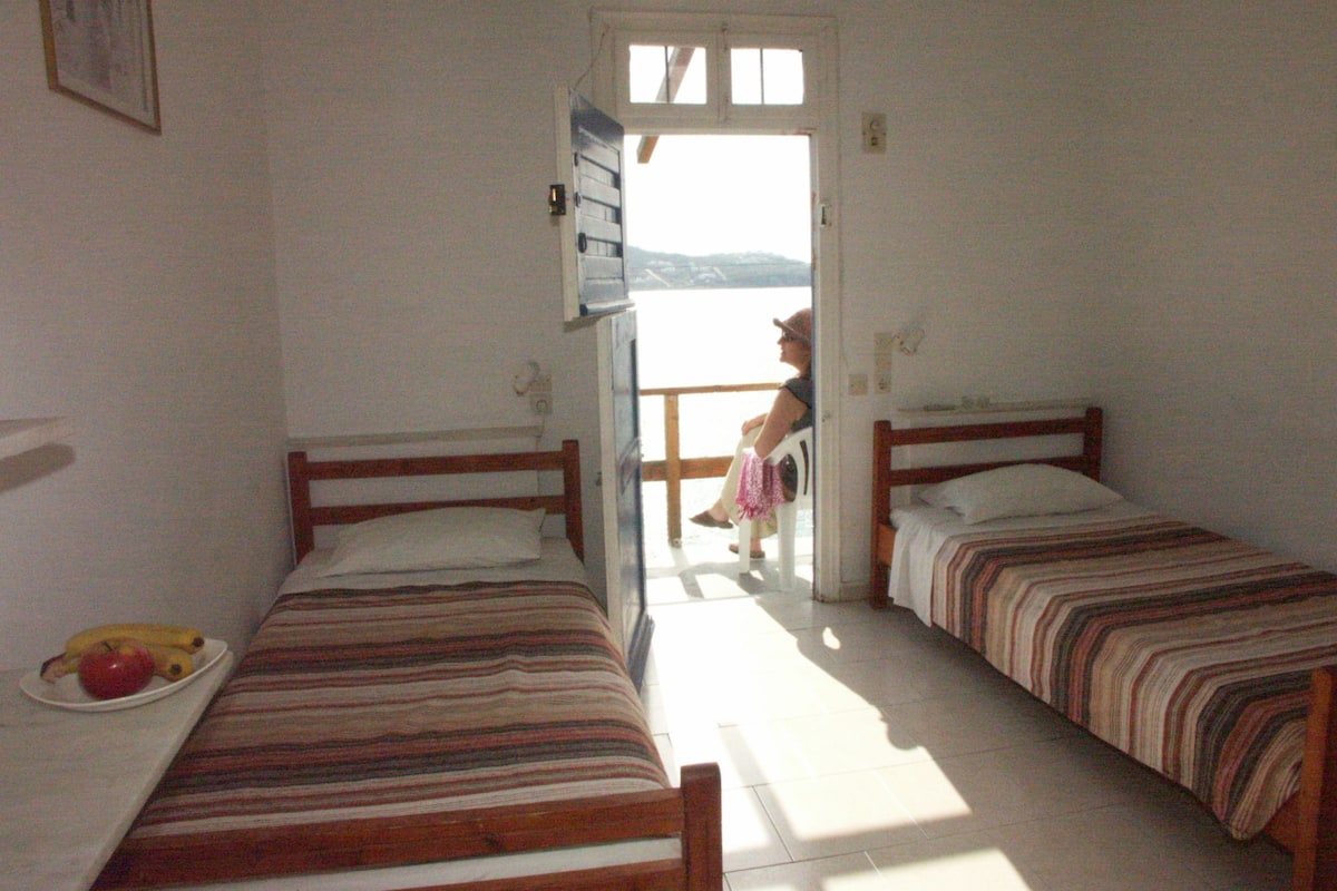 Standard Room | In-room safe, cribs (free), rollaway beds, WiFi (free)