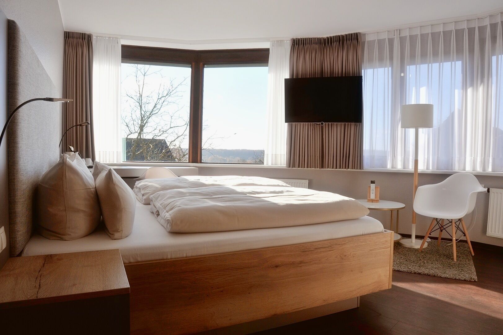 クラシック ダブルまたはツインルーム | 高級寝具、羽毛の掛け布団、セーフティボックス (室内)、デスク