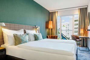 Peralatan tempat tidur premium, kalis bunyi, Wi-fi percuma, cadar katil