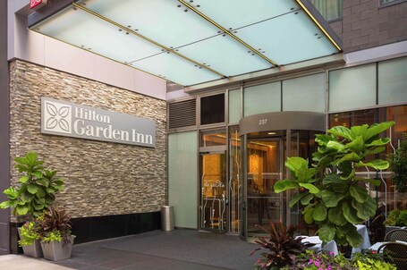Hilton Garden Inn New York Central Park South Midtown West - Image 13