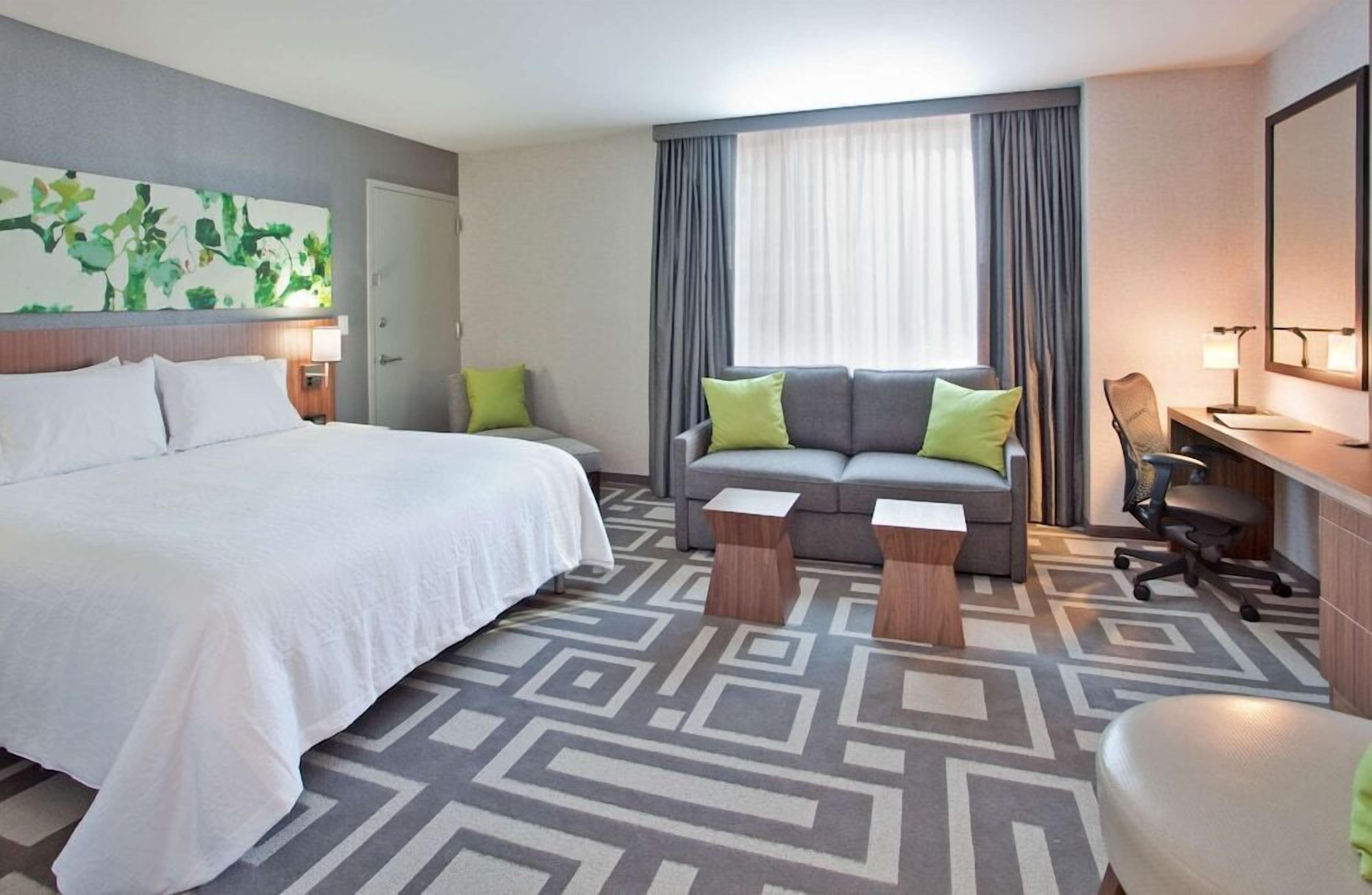 In-room safe, desk, laptop workspace, iron/ironing board