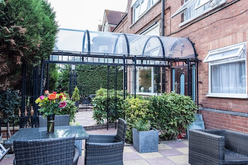 Roseview Alexandra Palace Hotel