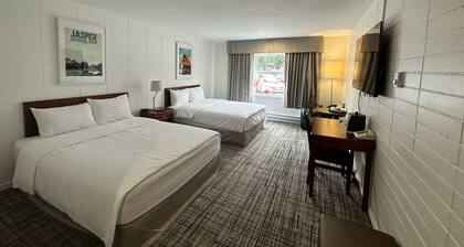 August Jack Motor Inn