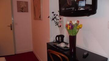 Doppelzimmer | Minibar, Zimmersafe, Schreibtisch, schallisolierte Zimmer