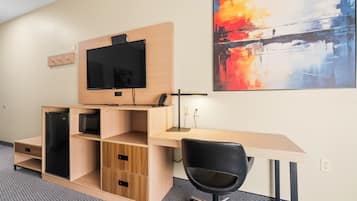 Ropa de cama de alta calidad, muebles diferentes y escritorio