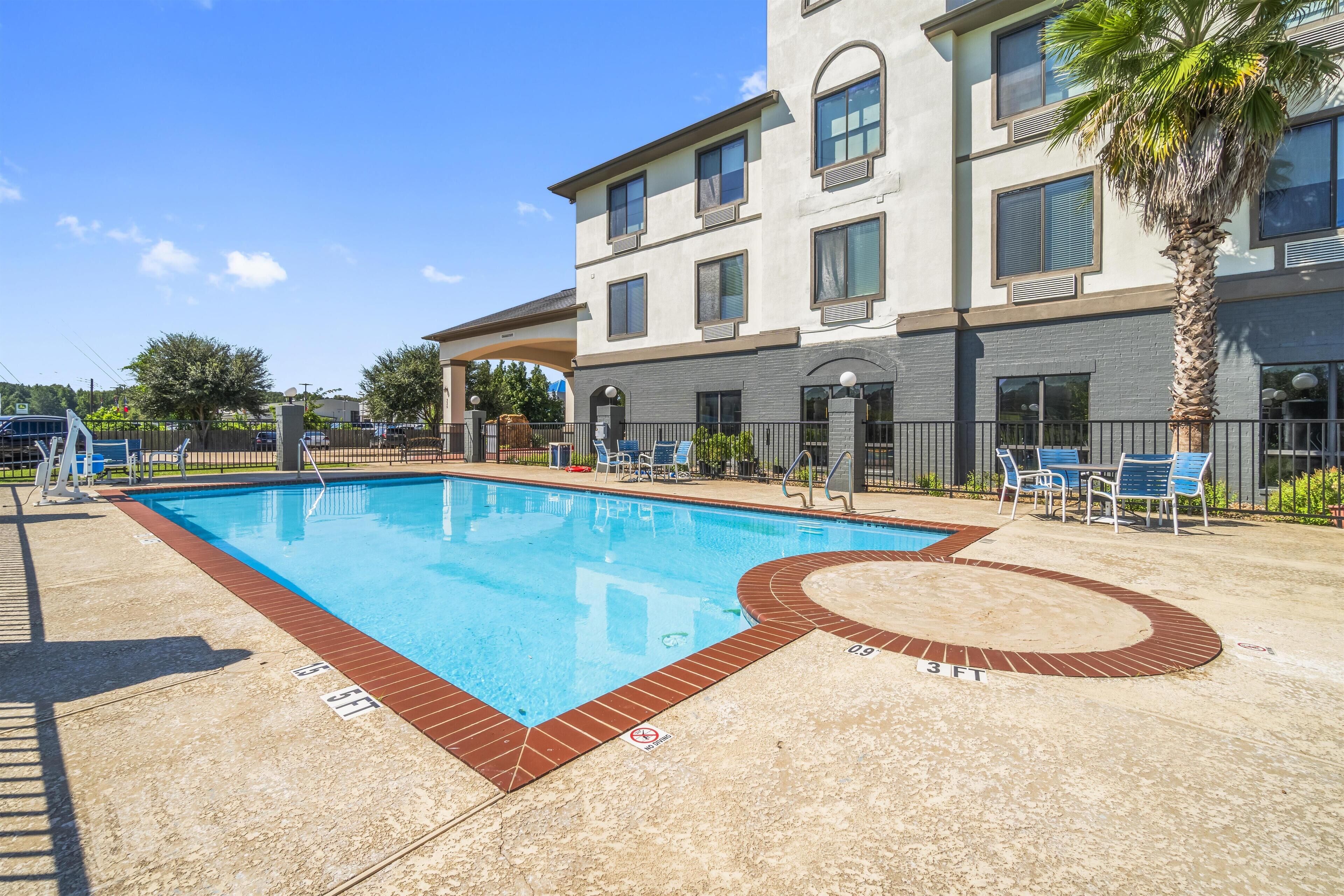 outdoor pool, pool loungers