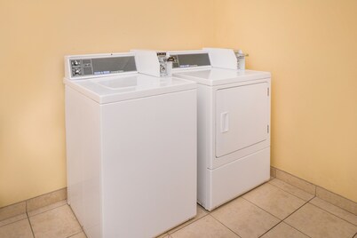 Americas Best Value Inn & Suites Livingston