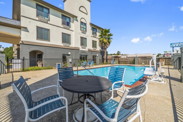 Outdoor pool, pool loungers