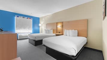 Ylelliset vuodevaatteet, yksilöllisesti kalustettu, työpöytä