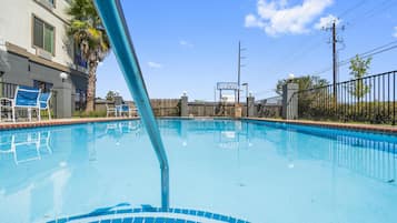 Outdoor pool, pool loungers