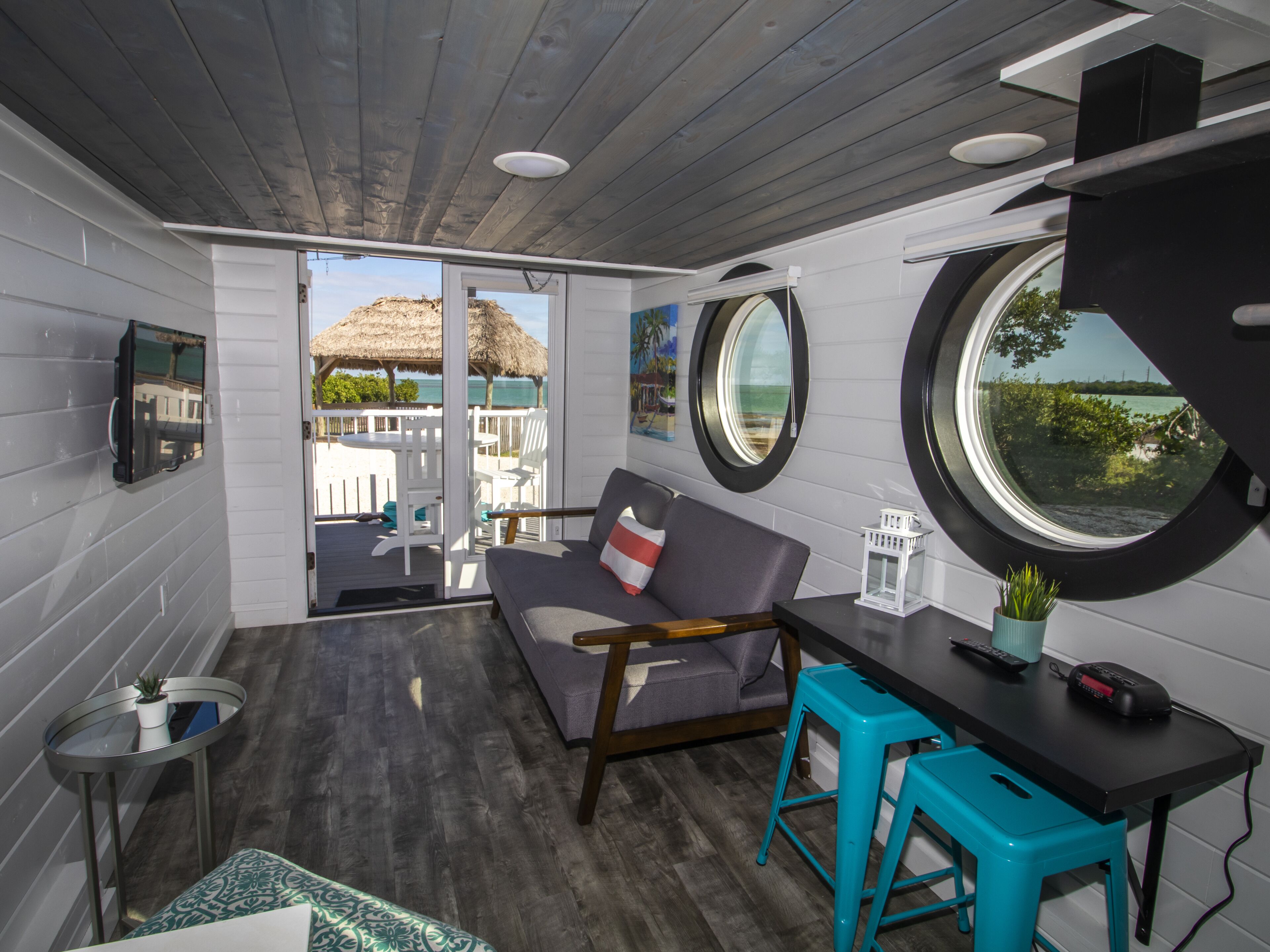 スタジオ 禁煙 (Tiny House Isla) | リビング エリア | テレビ、暖炉