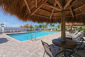 Outdoor pool - Sunshine Key RV Resort & Marina (Big Pine Key)