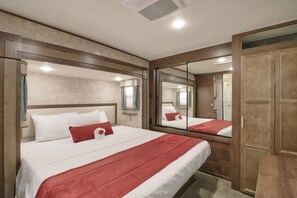Individually decorated, individually furnished, bed sheets - Sunshine Key RV Resort & Marina (Big Pine Key)