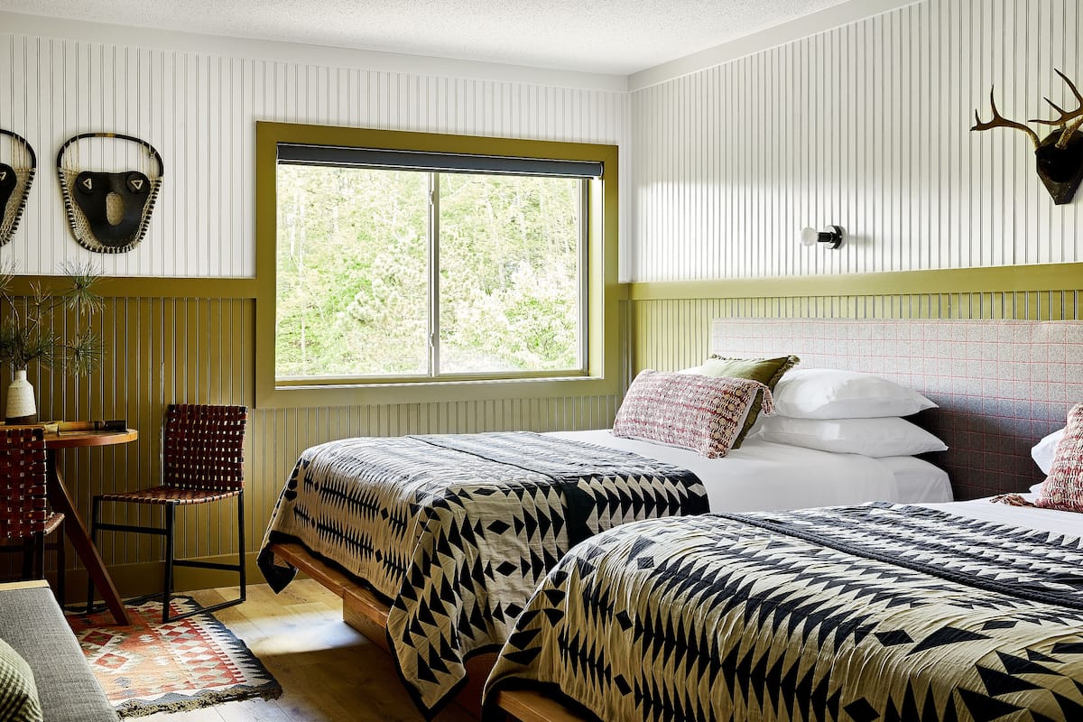 pillow-top beds, desk, free wifi, bed sheets