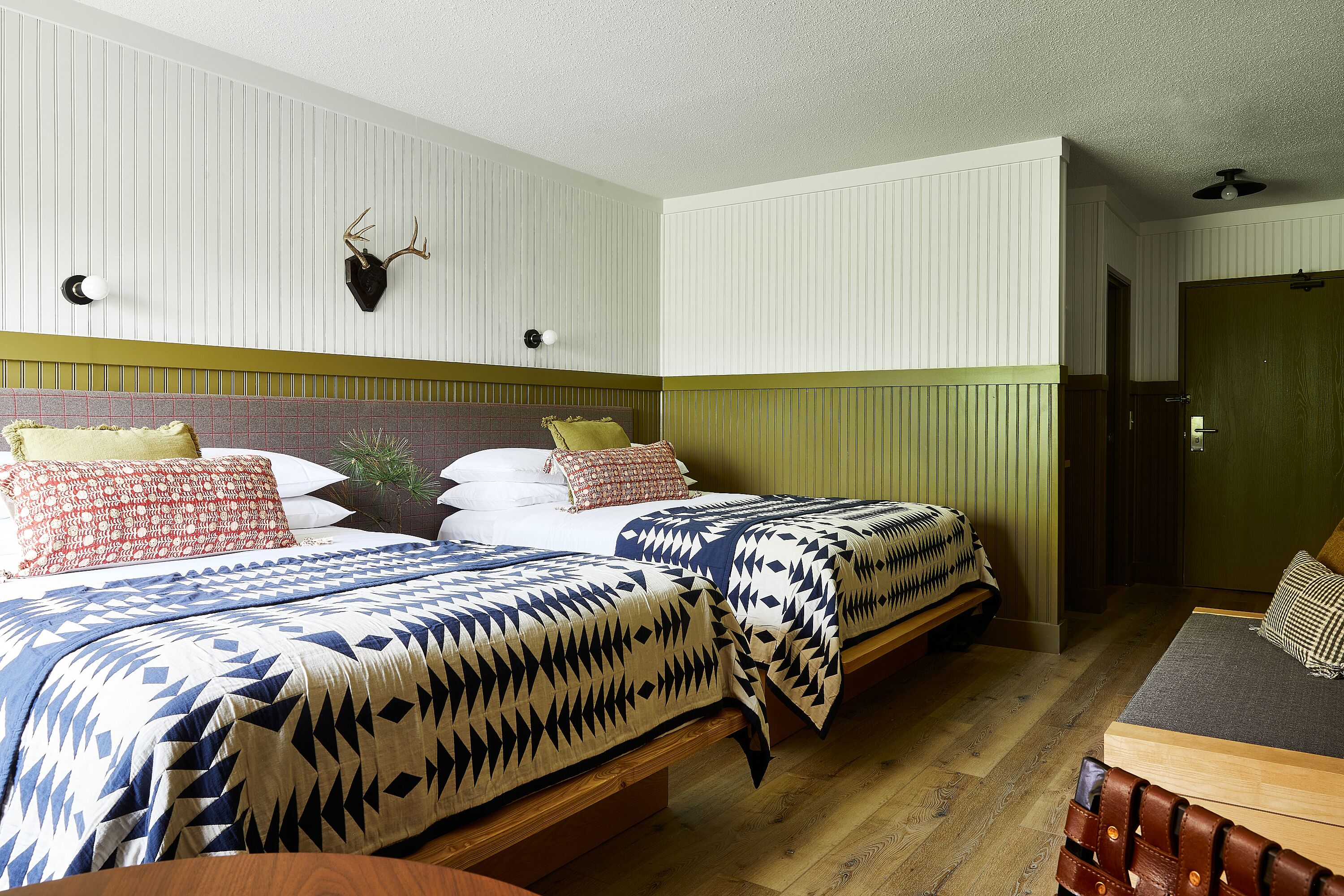 pillow-top beds, desk, free wifi, bed sheets